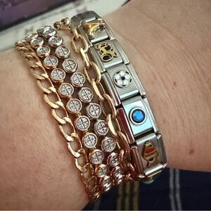 Vintage 90s / y2k Nomination Italian charm bracelet complete with 17 links